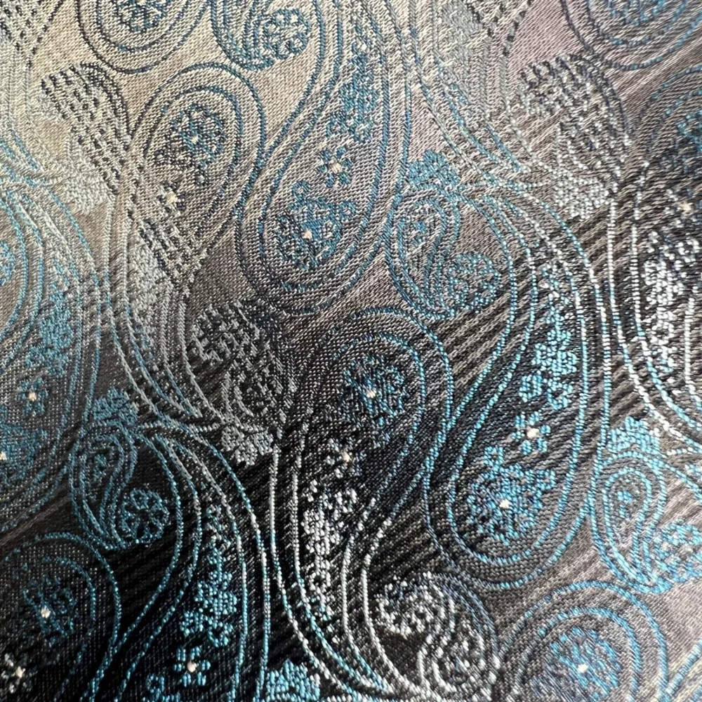 Van Heusen Mens Anthia Paisley Silk Tie Blue Silver Black NEW